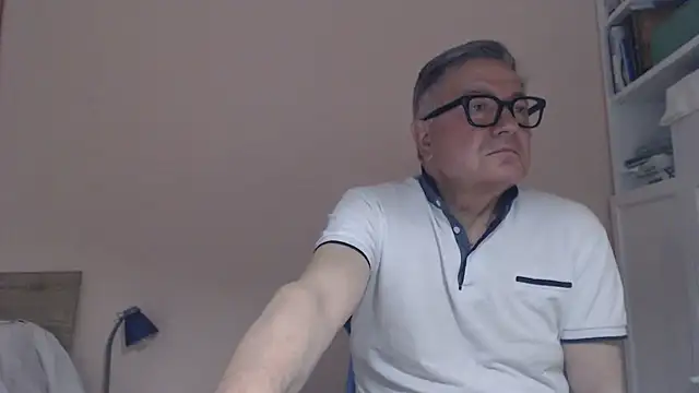 YOU6meのライブXXXチャット