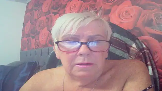 Playful_MILF_Demi Шоу с уебкамера