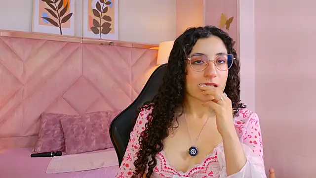DemiJones_: απευθείας συνομιλία ΧΧΧ