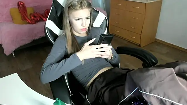 HitGyrl's Live XXX Chat