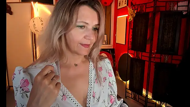 NicoleHitman's Live XXX Chat