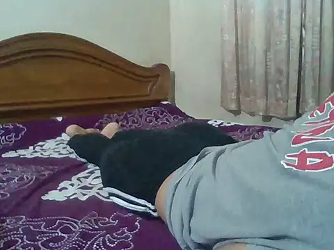 Lily_969 Adlı Modelin Canlı XXX Sohbeti
