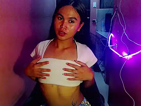 Show modela Sassy_Bianca na web-kameri