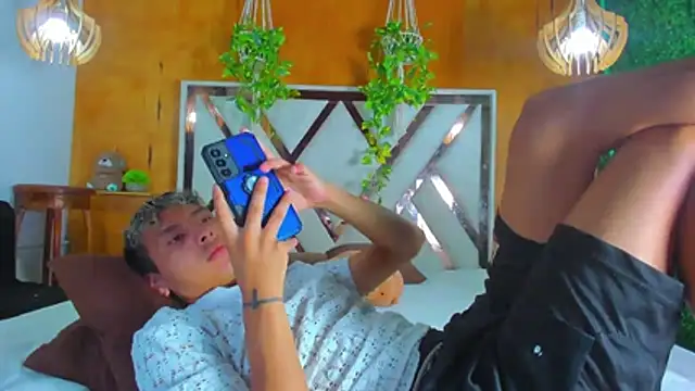 Chat +18 de leonix_love ao vivo