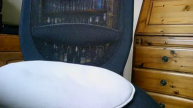 mikeybed élő XXX-chatje