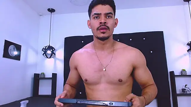 Chat XXX ao vivo de Dannesh_