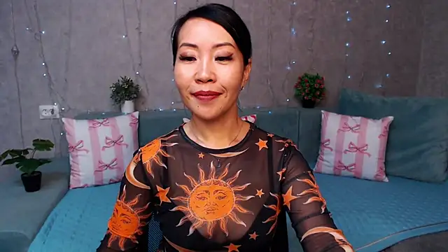 LiaPak Live XXX Chat