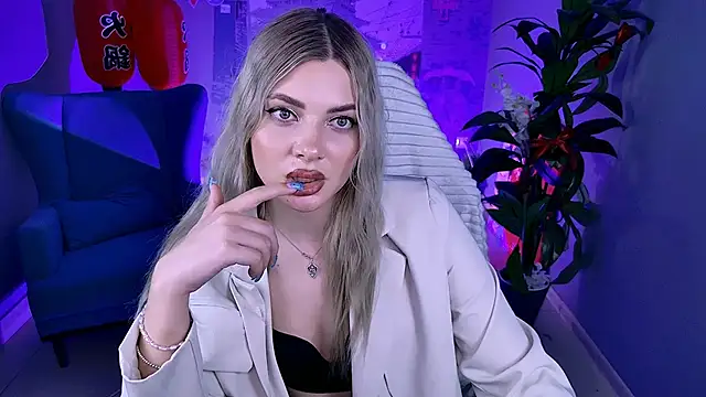 Chat +18 de HyileyClark ao vivo