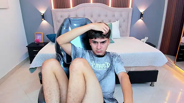 Tommy18__'s Live XXX Chat