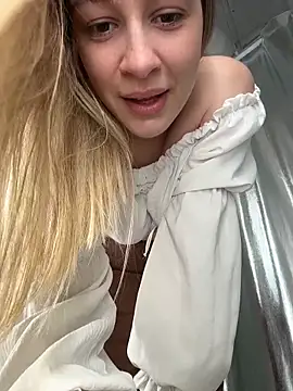 XXX chat uživo modela SashaCatt