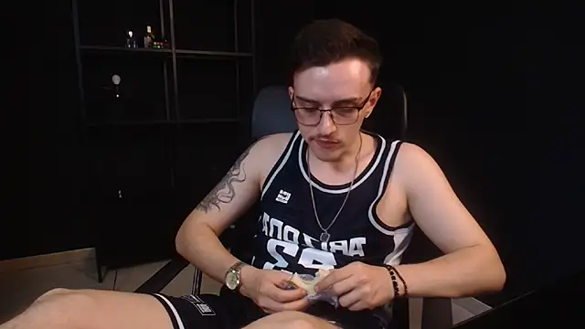 FelixStarkk's Live XXX Chat