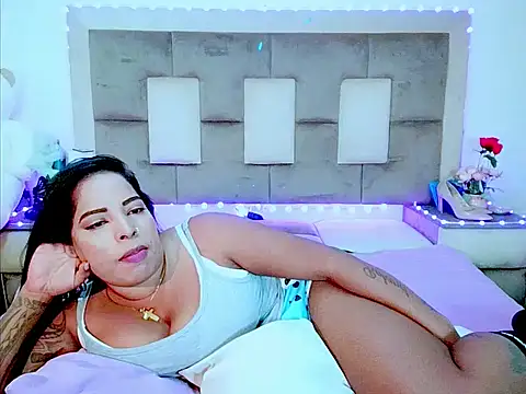 indiantopaz694u 现场XXX聊天