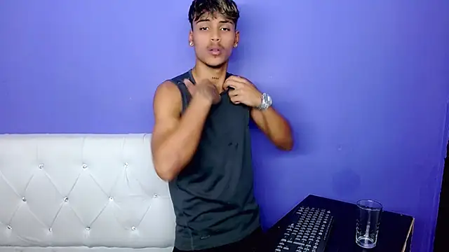 Angel_foxc13 – Naživo XXX chat