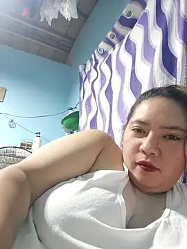 naughtiestmumknky99's Live XXX Chat