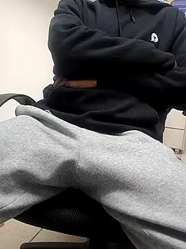 RETURNOFTPNUTS 现场XXX聊天
