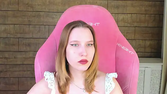 LiliLinn – Naživo XXX chat