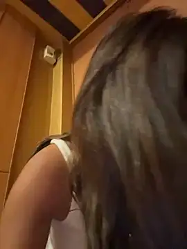 SilkyMira – Live XXX-chat