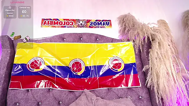 Chat +18 de Amara_Davis1 ao vivo