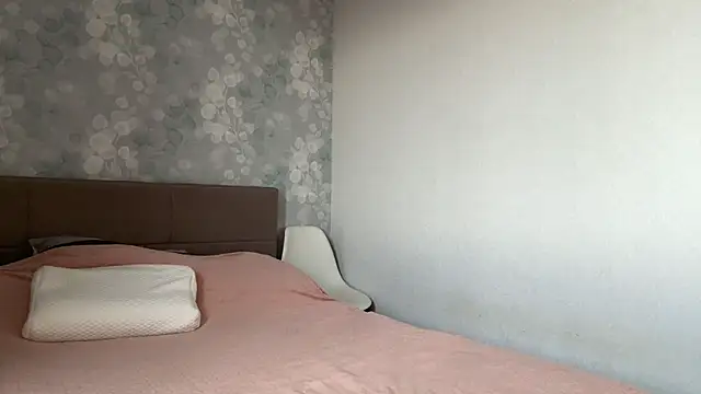 MIA_SHADE élő XXX-chatje