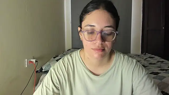 atenas_05_'s Live XXX Chat