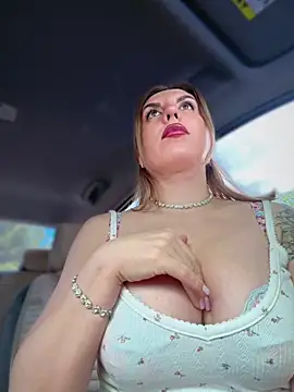 Czat XXX na żywo – MilfNextDoor20