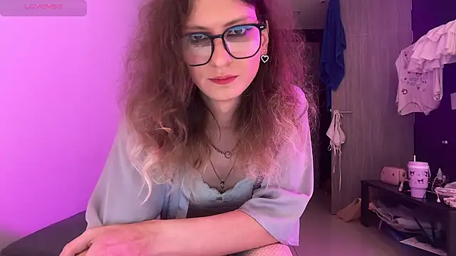 AlicePinkhead Live XXX Chat