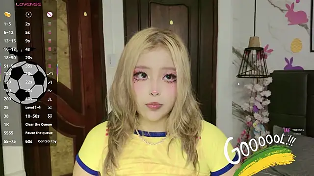 Teen_sofia_ 即時 XXX 聊天