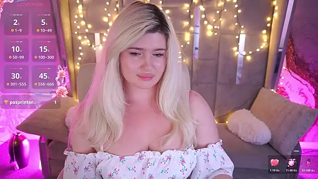 CocoSecretss élő XXX-chatje