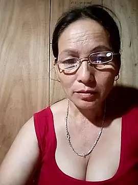 Chat +18 de Cucci07 ao vivo