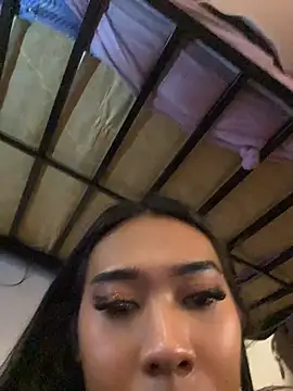 hugecock_tamira Adlı Modelin Canlı XXX Sohbeti