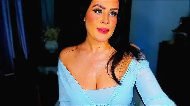 Lari_Stella élő XXX-chatje