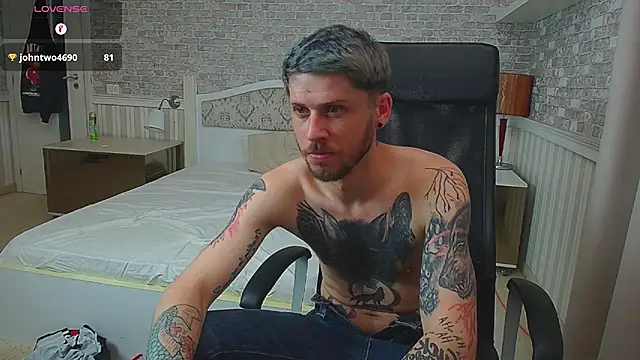 צ'אט XXX בשידור חי של JonahShaw