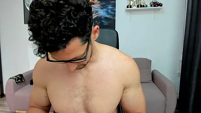 BrutusK08 Adlı Modelin Canlı XXX Sohbeti