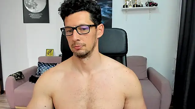 BrutusK08 Adlı Modelin Canlı XXX Sohbeti