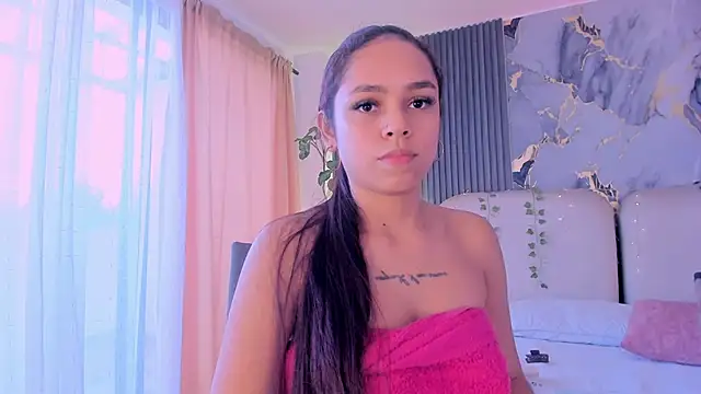 CarolineFyre Adlı Modelin Canlı XXX Sohbeti