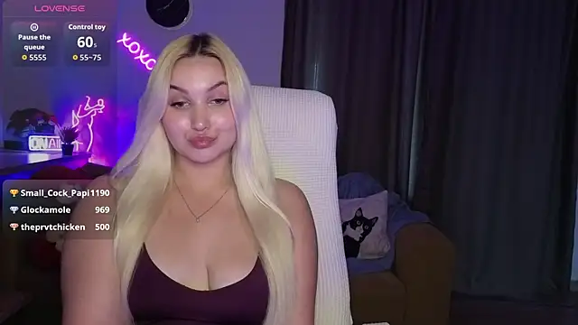 adrelaxina's Live XXX Chat