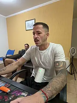 MeladoDiMel Adlı Modelin Canlı XXX Sohbeti