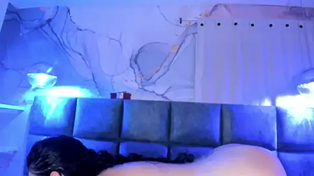 Victoria01_ Live XXX-chat