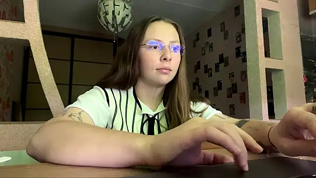 Chat +18 de AlisonOhlmacher ao vivo