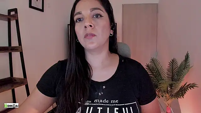 צ'אט XXX בשידור חי של urcute_kitten