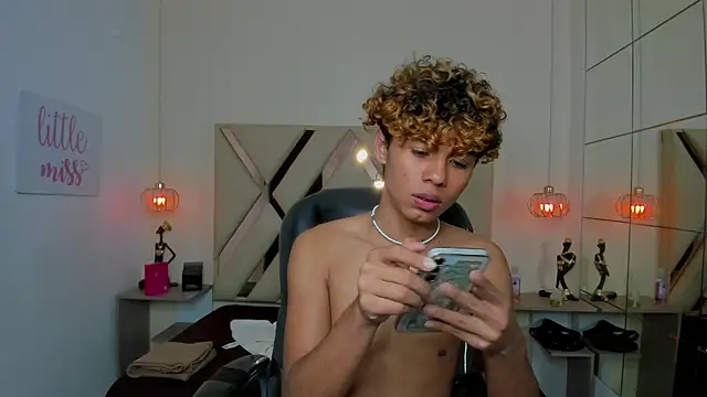 Онлайн чат XXX Anyelo_Twink