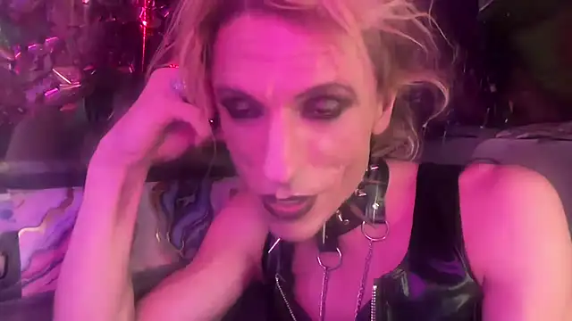 Czat XXX na żywo – TgirlBrat