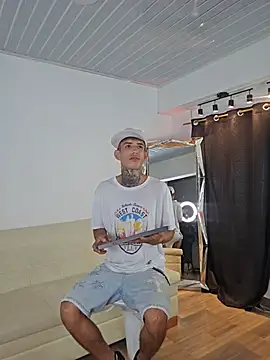 Darwinstark_'s Live XXX Chat