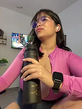 Show de tati_reyess na webcam