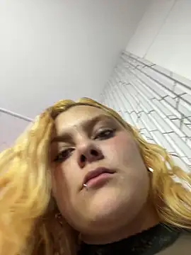 Czat XXX na żywo – prettyy_tay