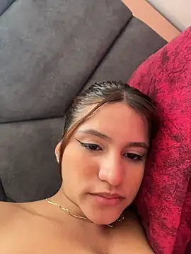 ViankaRose XXX чат на живо