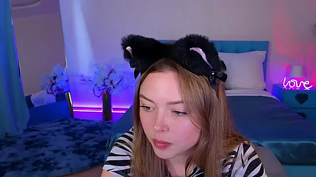 Онлайн чат XXX Ava_Loone