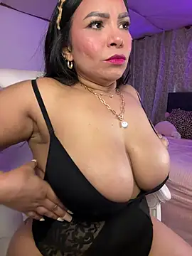 Chatroom XXX en direct de Vicky_Saidi
