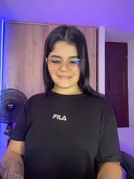 XXXAngella Adlı Modelin Canlı XXX Sohbeti
