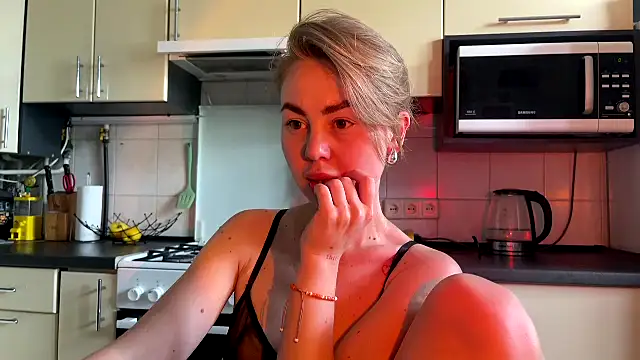 Chat +18 de MartaLuna_ ao vivo